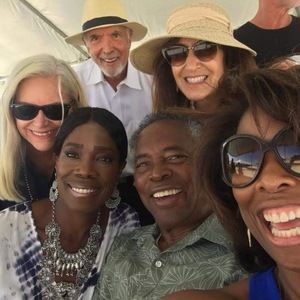 Meet your Posher, Lorie